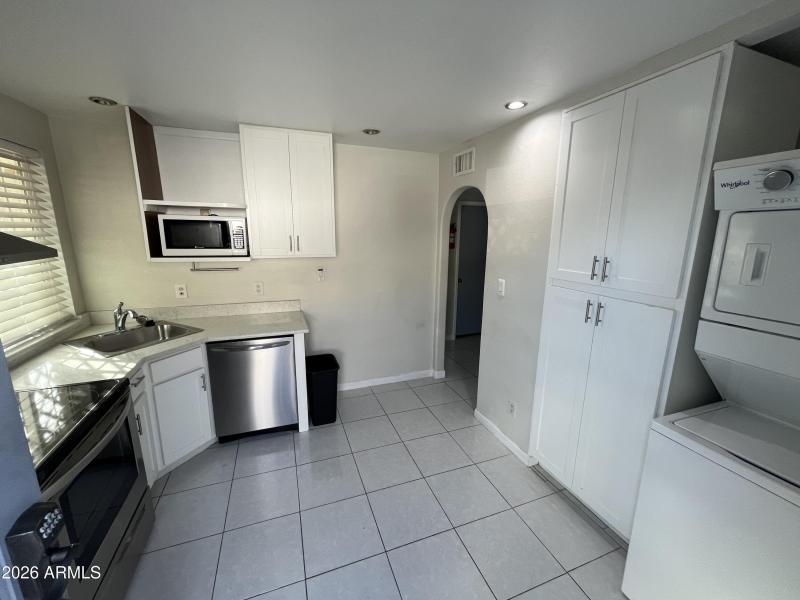 20A1CC4E-7CE8-4EB2-BDC9-FC0E3B468C29