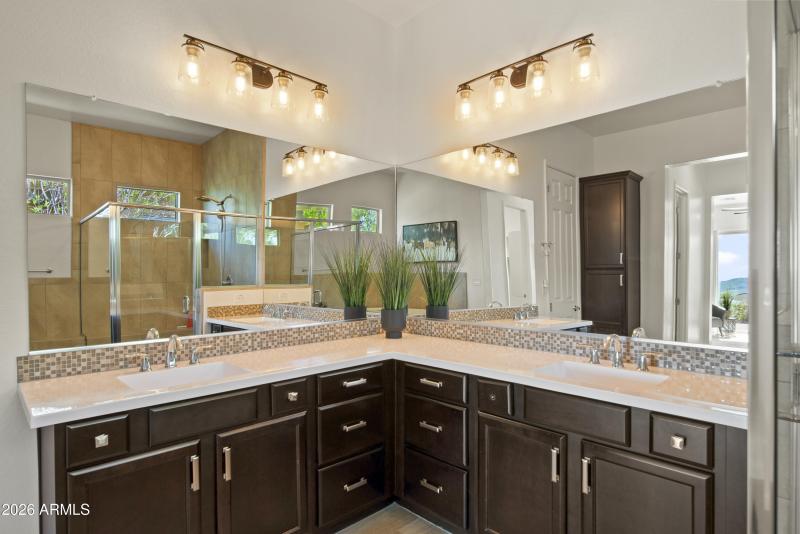 3623 Stampede Dr00016