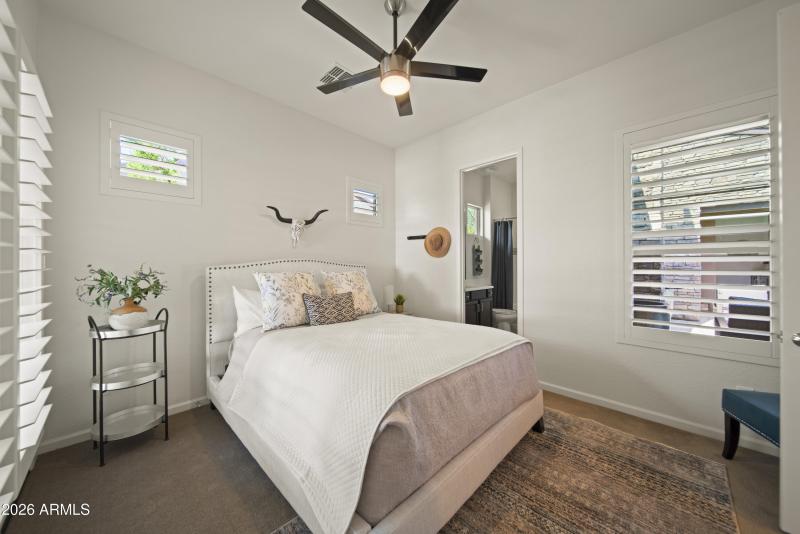 3623 Stampede Dr00023