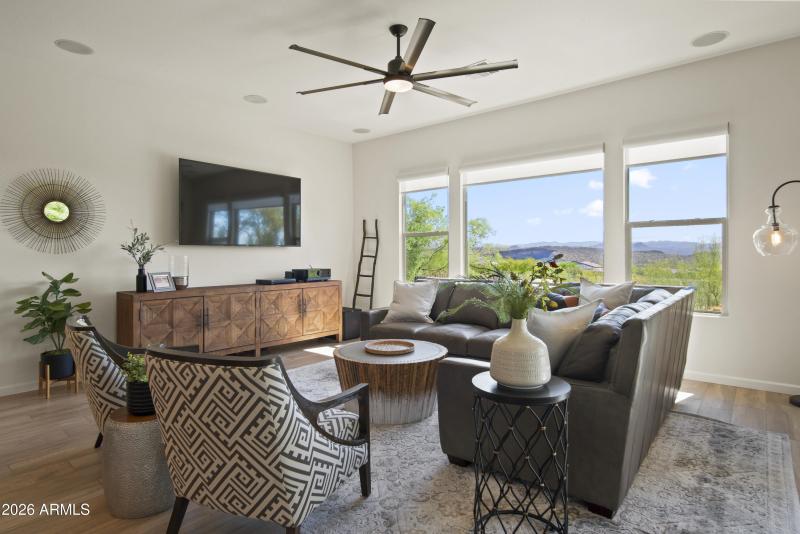 3623 Stampede Dr00033