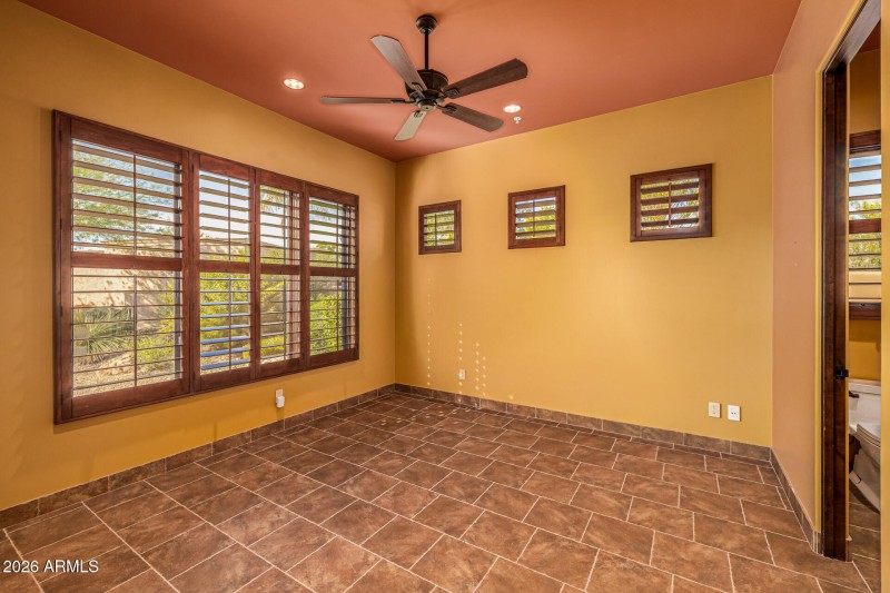 78-Calle Buena Vista