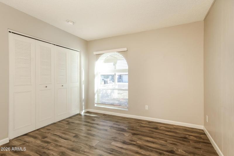 014-photo-bedroom-15047717