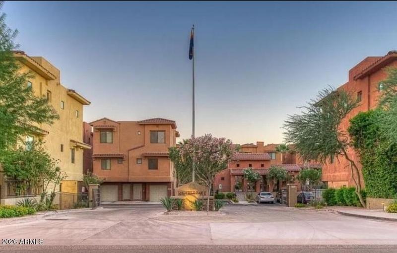 Screenshot_20251206_210347_Gallery