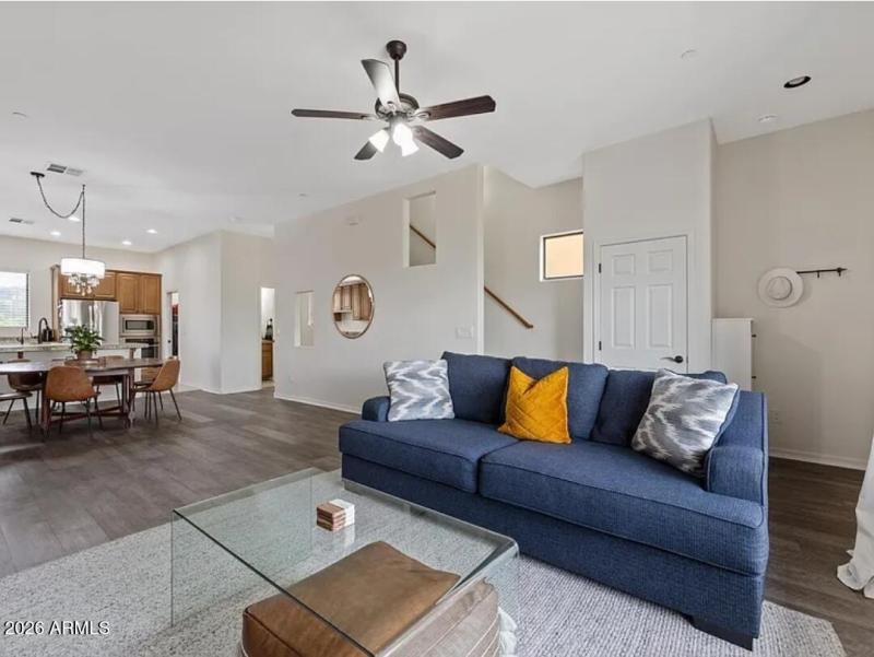 Screenshot_20251206_211103_Gallery