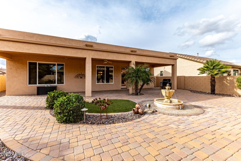 Back yard/pavers & fountain
