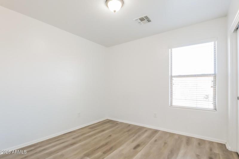 014-photo-bedroom-15048280