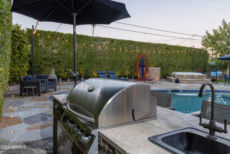 Built-in BBQ w/ sink