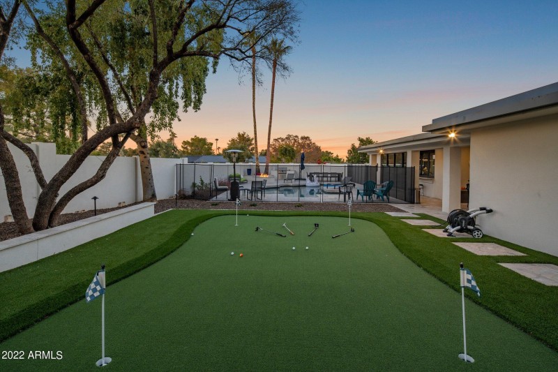 Backyard Putting Green