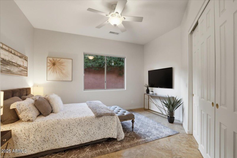 Comfortably Appointed Guest Retreat