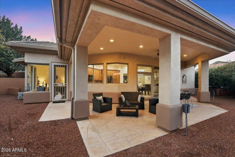 Indoor–Outdoor Living