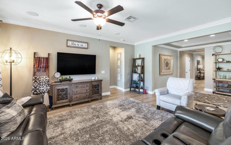 18340 W Onyx Ave-large-011-018-18340 W O