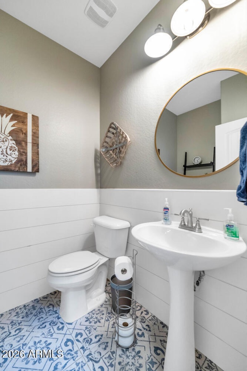 18340 W Onyx Ave-large-028-030-18340 W O