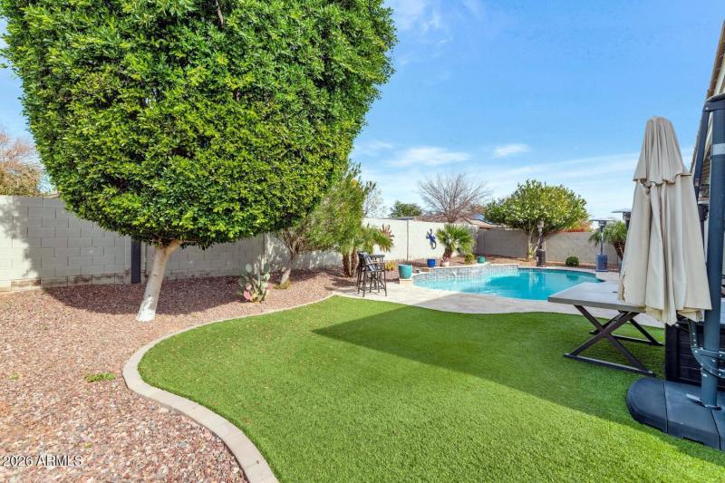 18340 W Onyx Ave-large-036-039-18340 W O