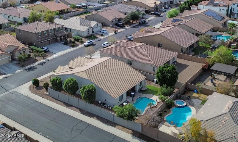 18340 W Onyx Ave-large-032-001-18340 W O