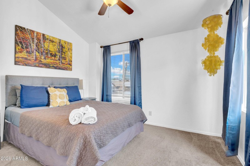 38-custom-712 E Pierce St-38