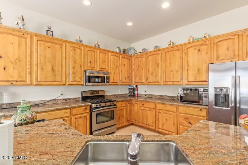 20230420063639910640000000-o Kitchen 2