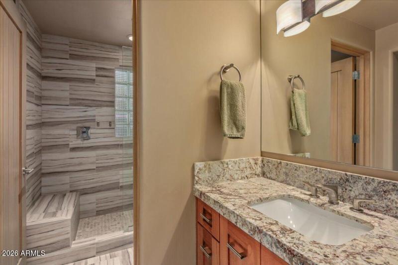 Guest Ensuite Bath #2