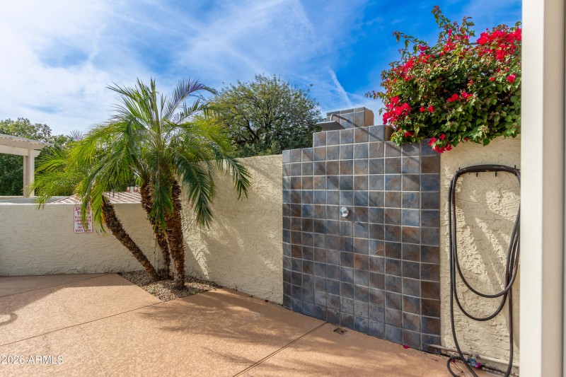 42 - Pool Outdoor Shower