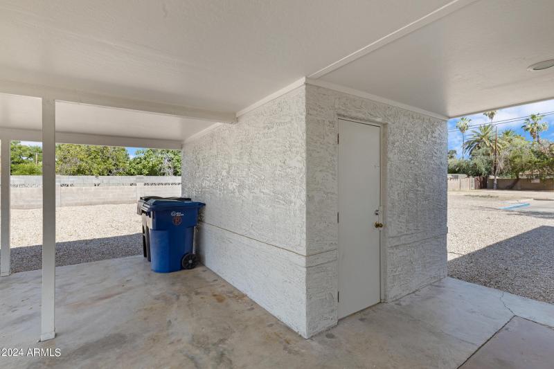 923 N Country Club Dr-23