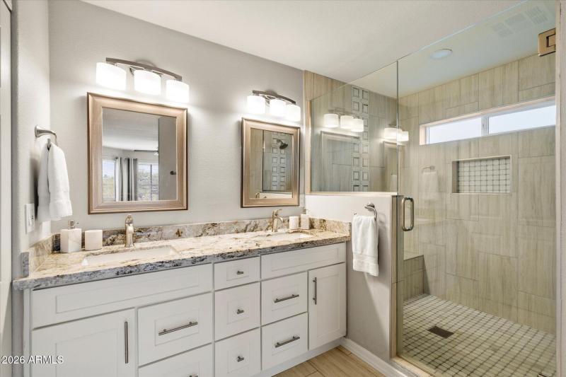 Spa-Like Ensuite: Dual Vanity