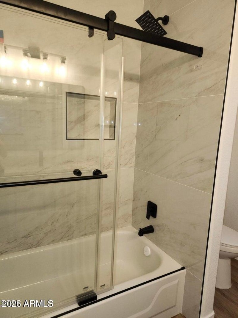 Bathroom 2 Tub/Shower