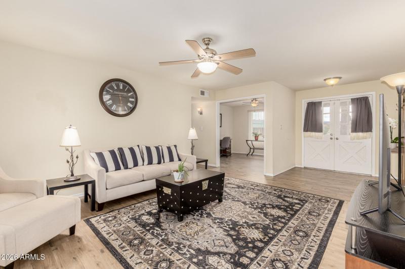 10 - Winnebago 11838