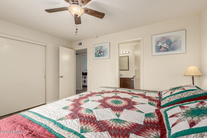 27 - Winnebago 11838