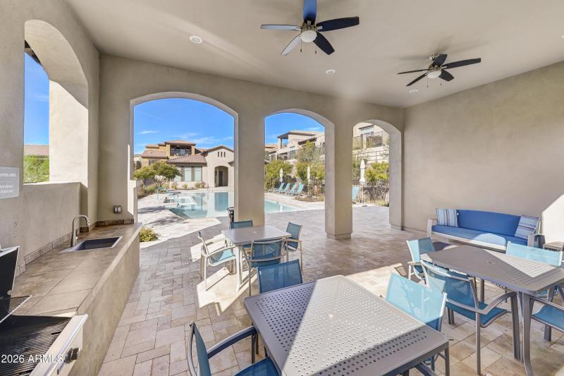 024_Area Pool Dining