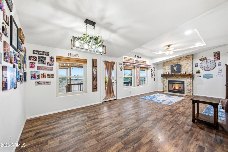 10_dsc_0262_with_fire