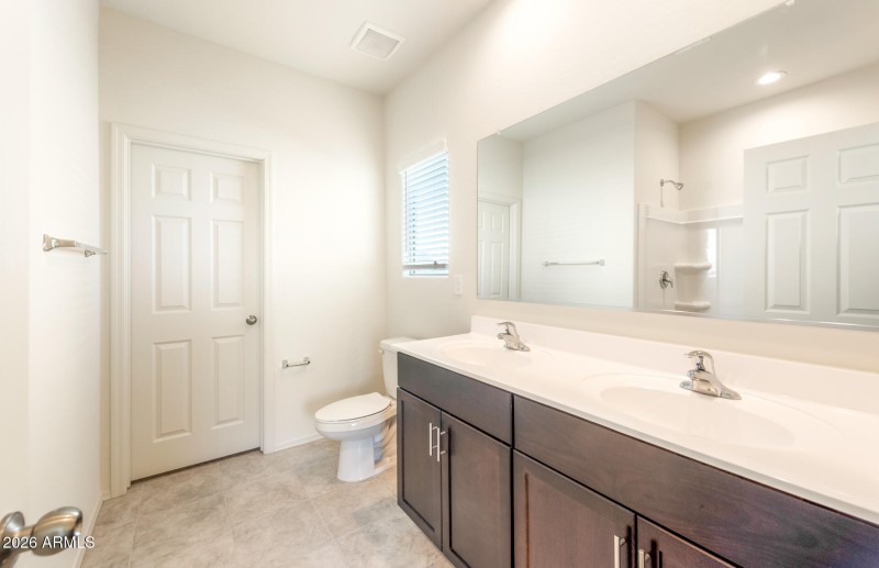 14 - Owner Bathroom