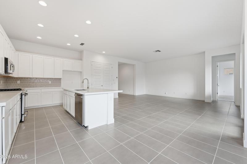 4064 E Desert Lilly Lane ~ Ready Now!