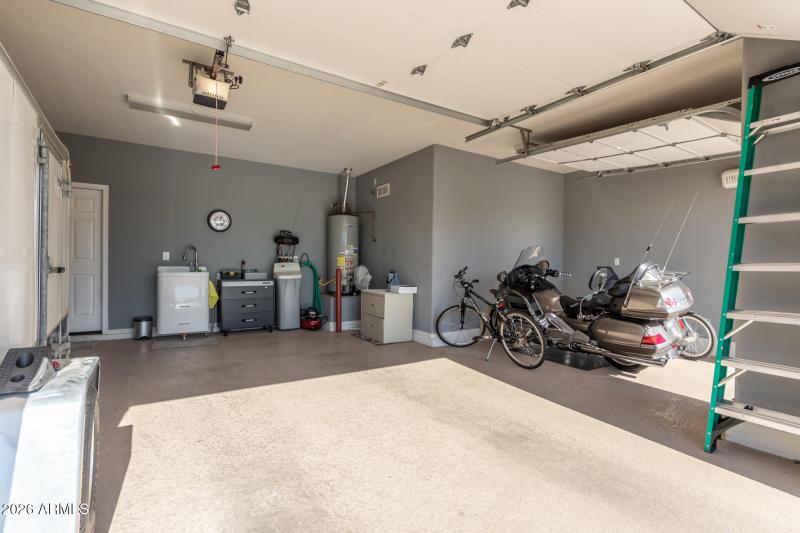 Garage w/sink and water softener
