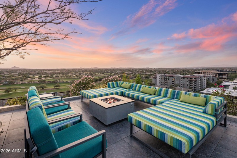 Rooftop Fire pit with Golf Course Views