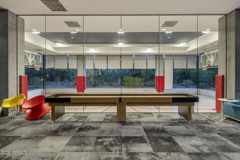 Indoor Basketball / Pickleball Court