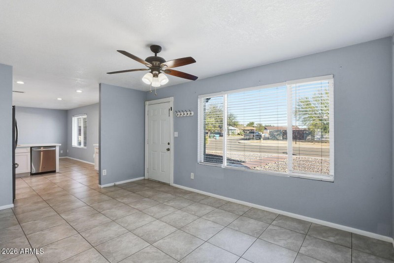 6-web-or-mls-839 W Kerry Ln Phoenix, AZ