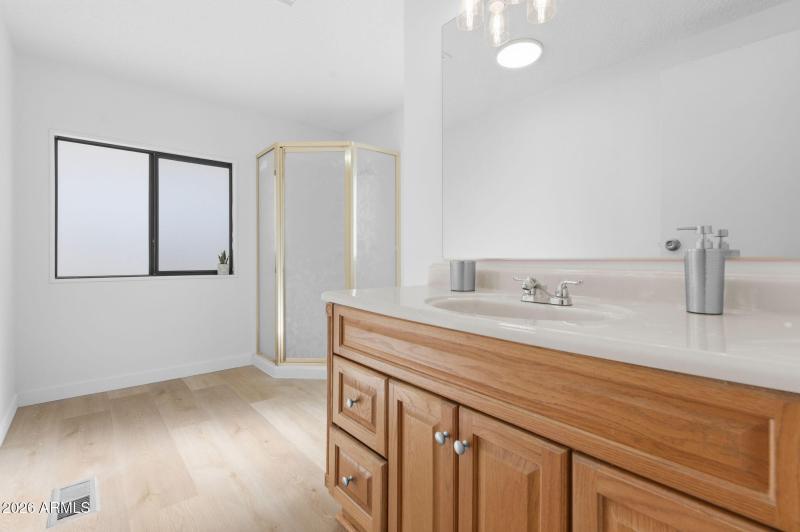 19-web-or-mls-2913 E Piute Dr-19