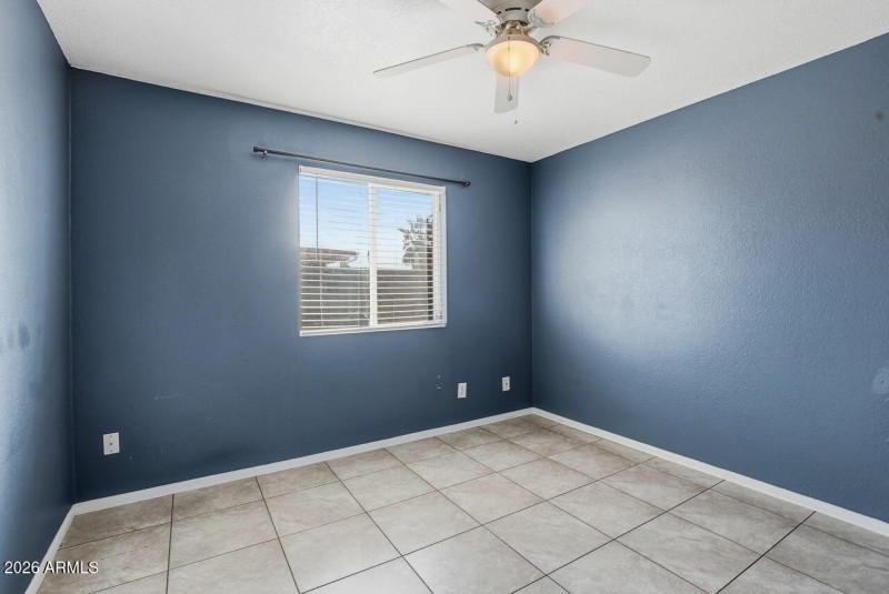 25-web-or-mls-839 W Kerry Ln Phoenix, AZ