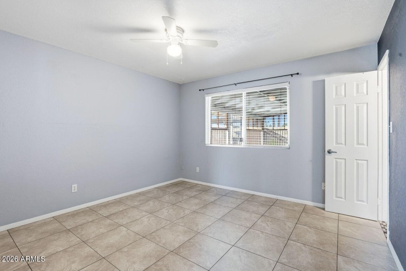 27-web-or-mls-839 W Kerry Ln Phoenix, AZ