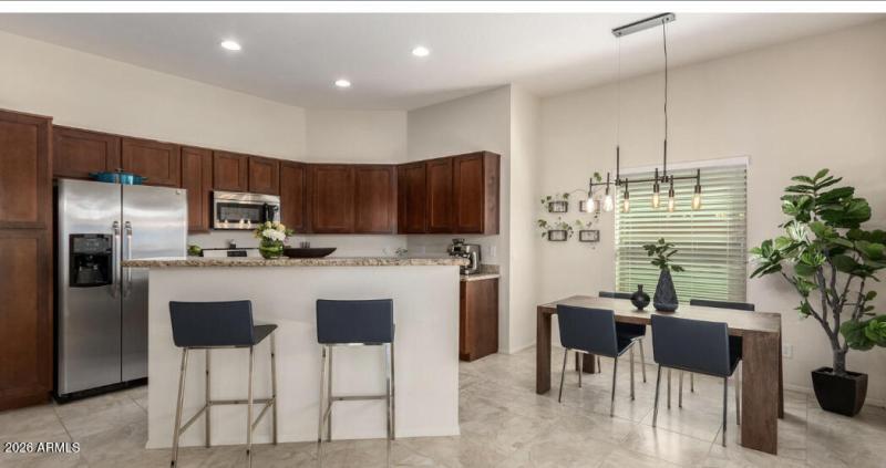 Danbury Kitchen:Dining