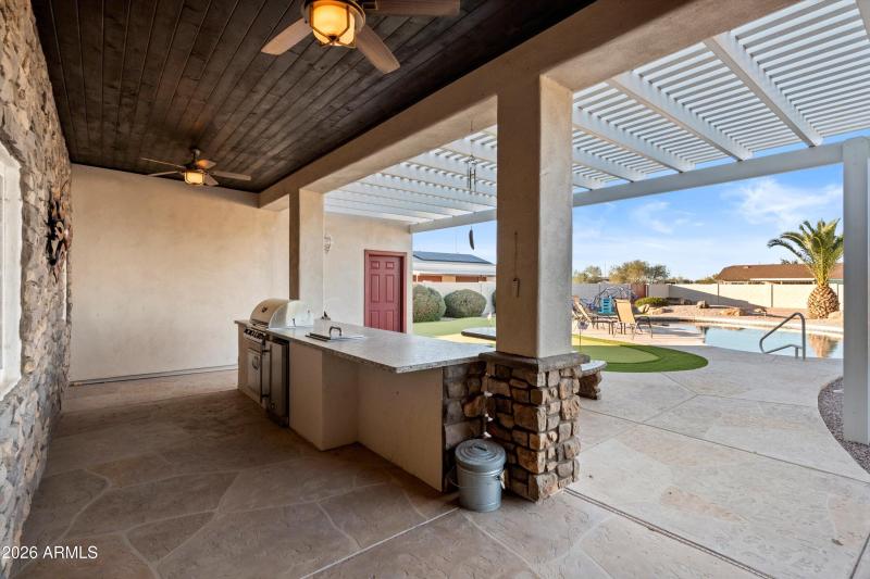 Covered Patio Outdoor Kitchen
