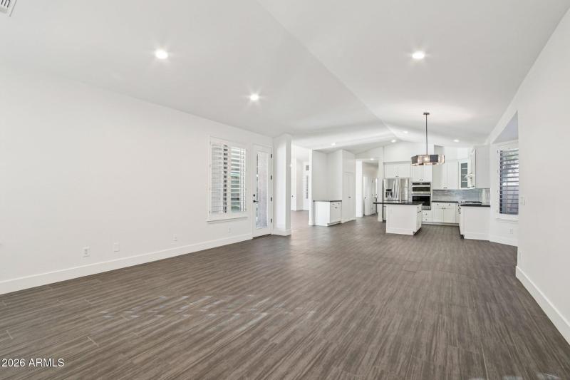 9-web-or-mls-W Firebird Dr-S1001-009