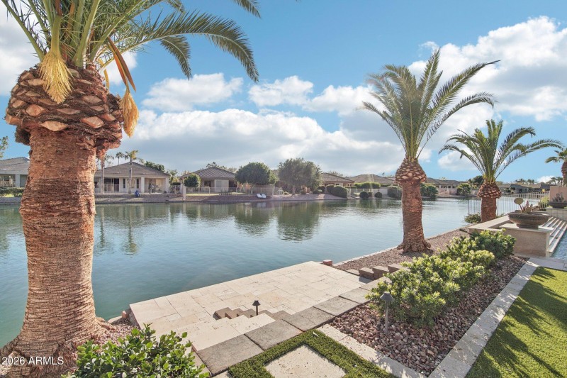 34-web-or-mls-W Firebird Dr-S1001-034