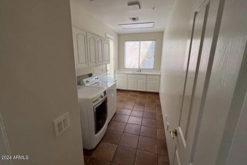 B4619E45-B9C3-47EC-8A2F-0263B9B2DC4B_1_1