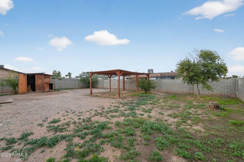 10_4127_N_74th_Ave_Phoenix_AZ_85033-Exte