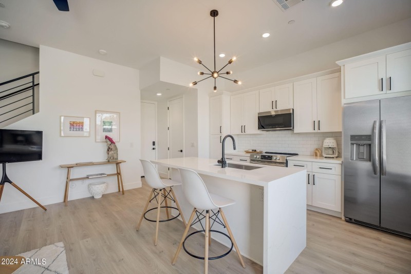 5-web-or-mls-W Coolidge St -005