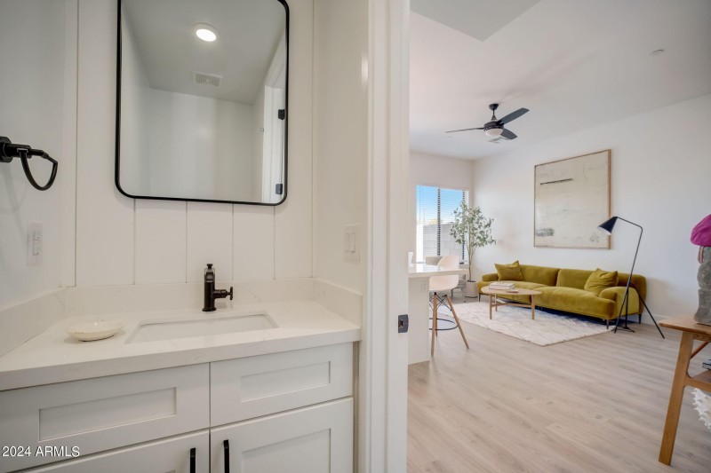 15-web-or-mls-W Coolidge St -015