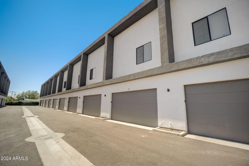 26-web-or-mls-W Coolidge St -026