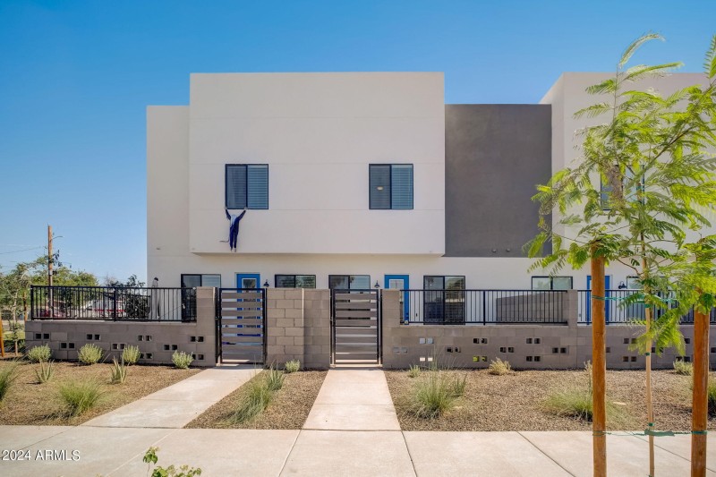 3-web-or-mls-W Coolidge St -003