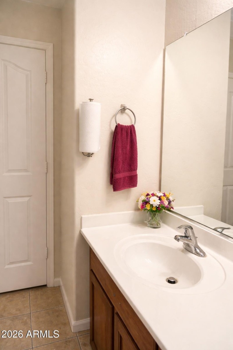 Bright and inviting bathroom