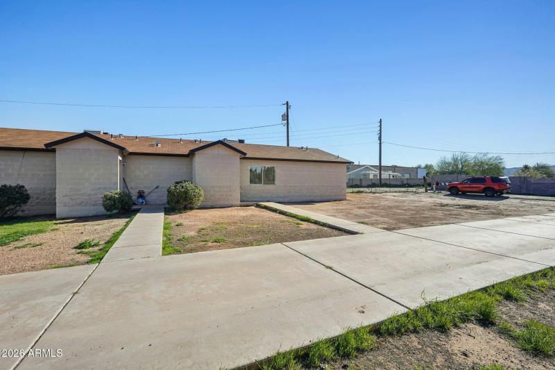 2-web-or-mls-E Pueblo Ave-S1201-002